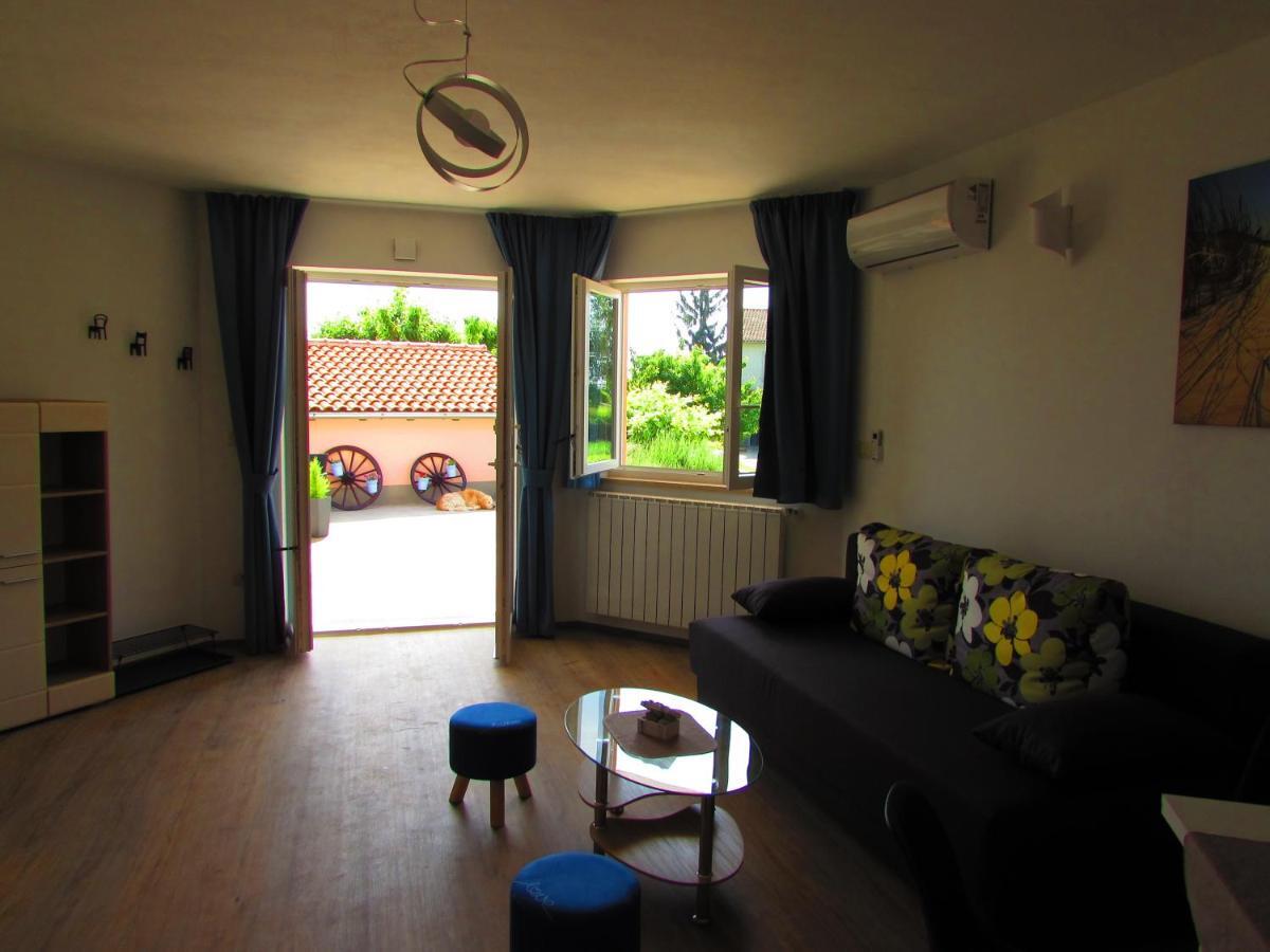 Apartman Mimi Ловран Экстерьер фото